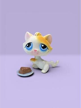 Littlest Pet Shop LPS Tabby #52 with Cake Accessory.
